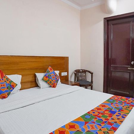 Fabhotel De Gold New Delhi Bagian luar foto