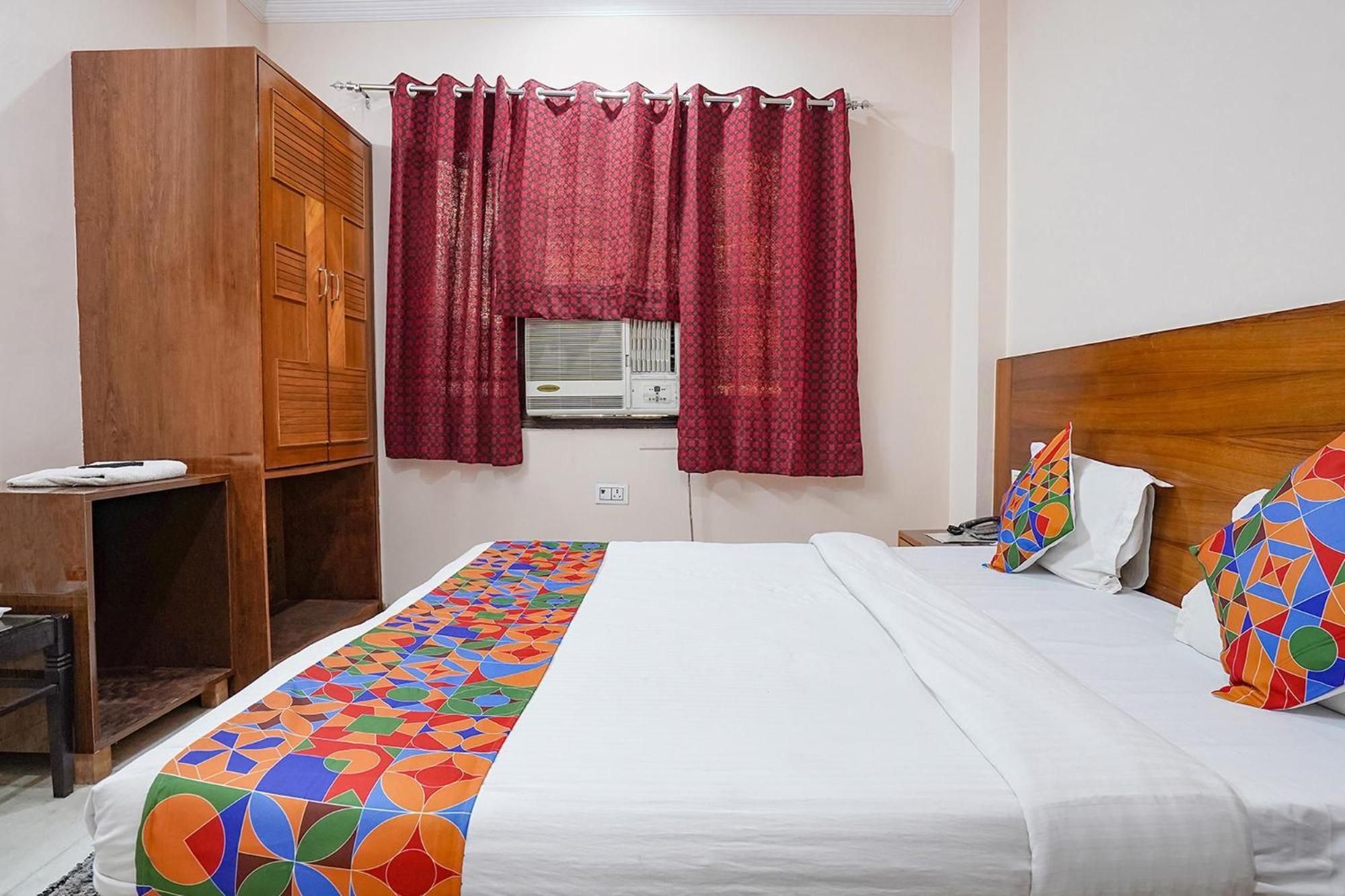 Fabhotel De Gold New Delhi Bagian luar foto