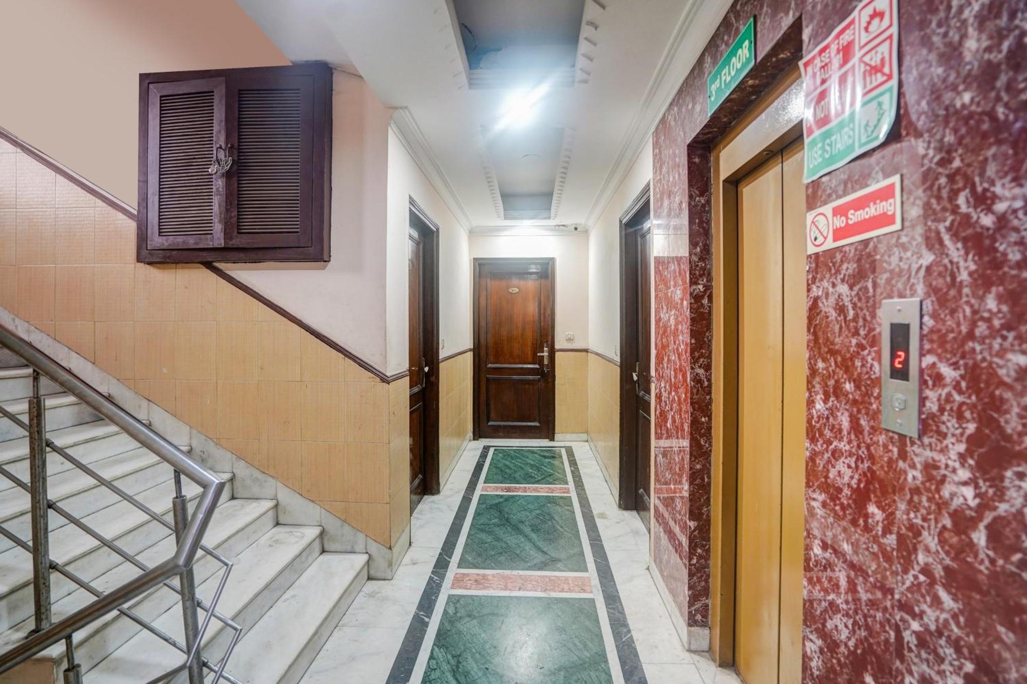 Fabhotel De Gold New Delhi Bagian luar foto