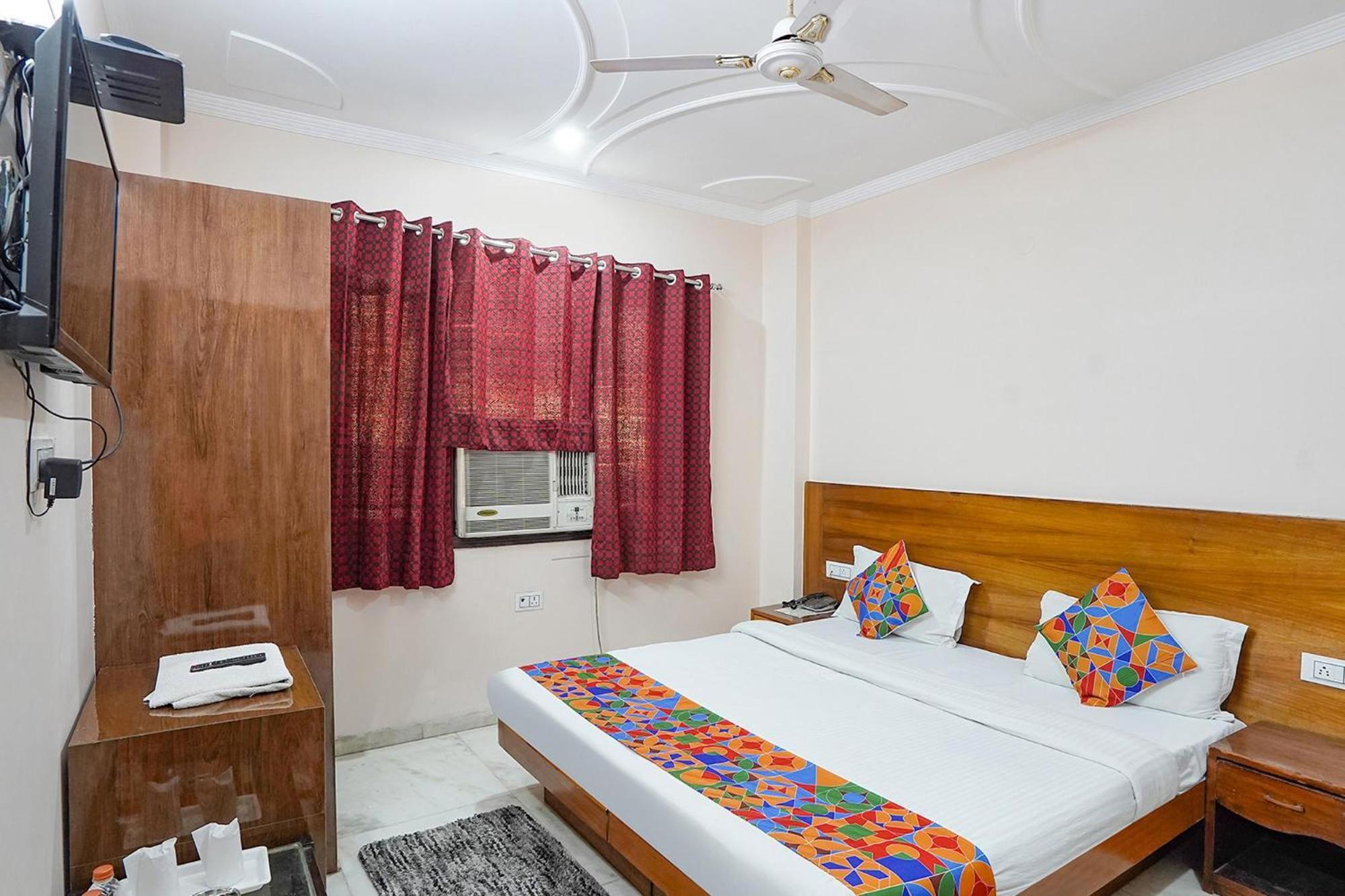 Fabhotel De Gold New Delhi Bagian luar foto