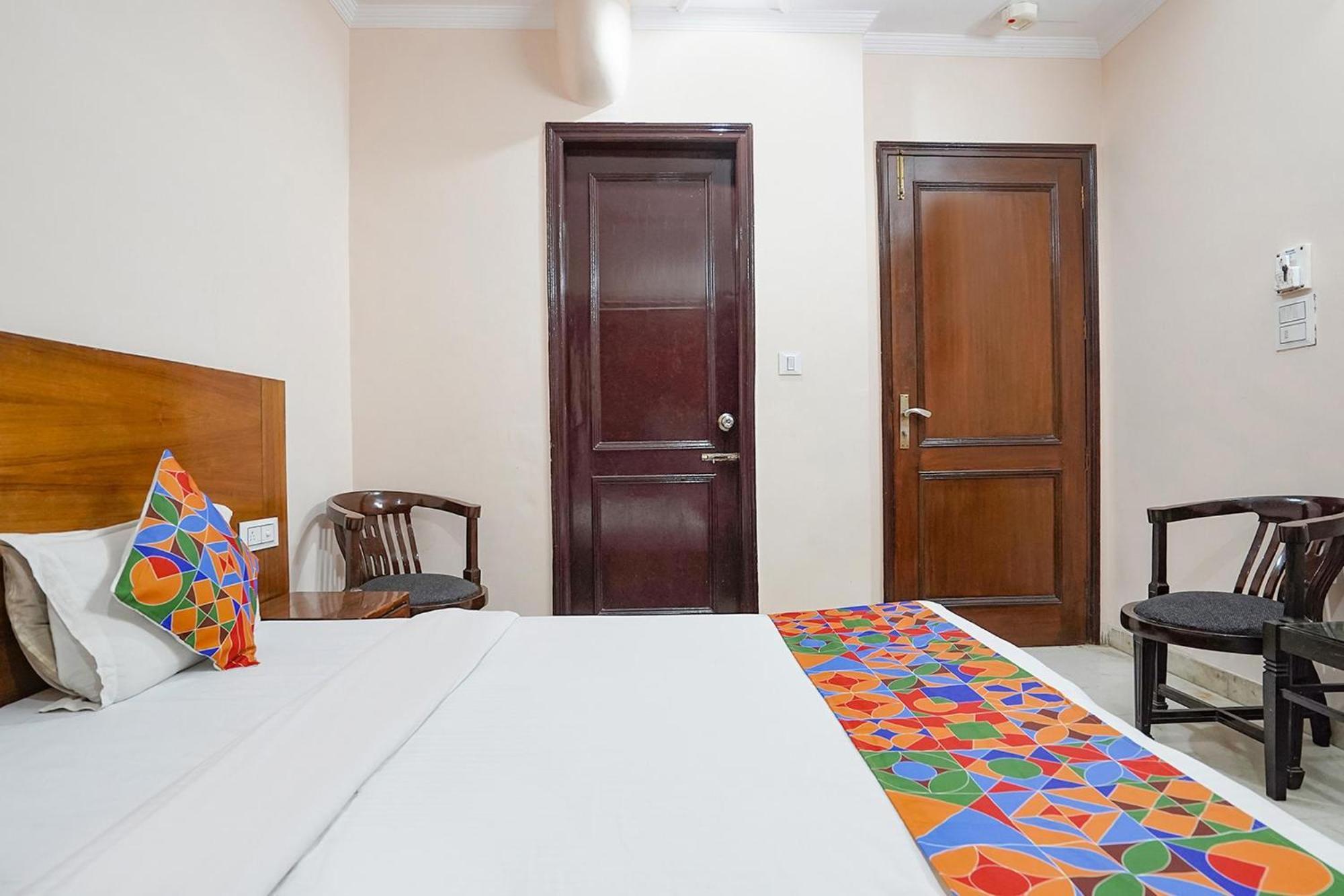 Fabhotel De Gold New Delhi Bagian luar foto