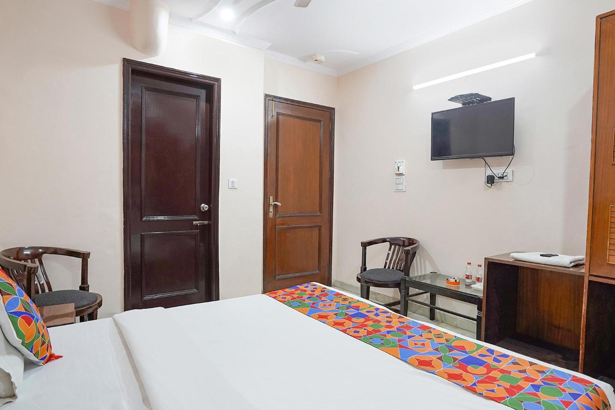 Fabhotel De Gold New Delhi Bagian luar foto