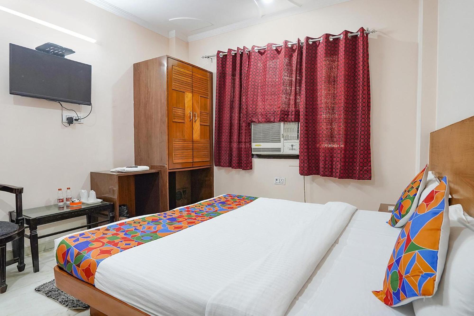 Fabhotel De Gold New Delhi Bagian luar foto